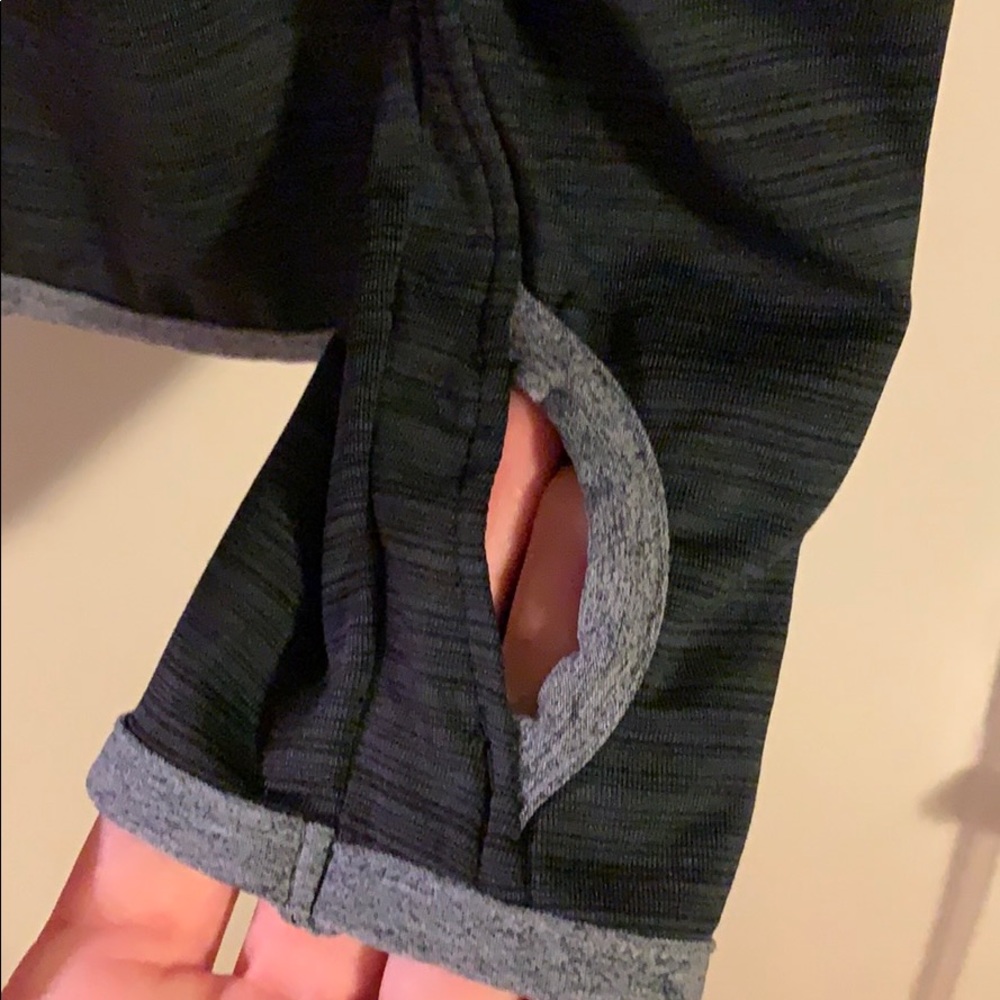 Mondetta form-fitted pullover - Picture 3 of 5